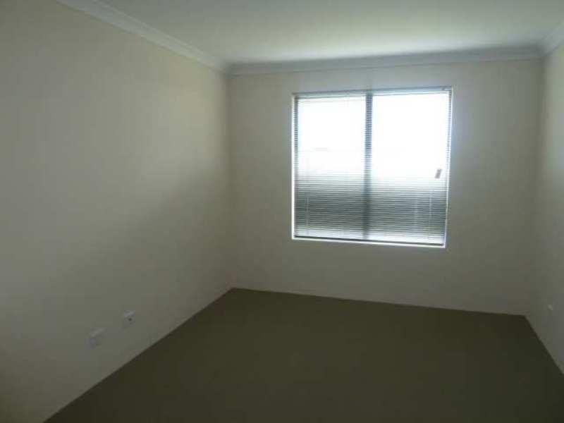 10 St Pierre Loop, Meadow Springs WA 6210