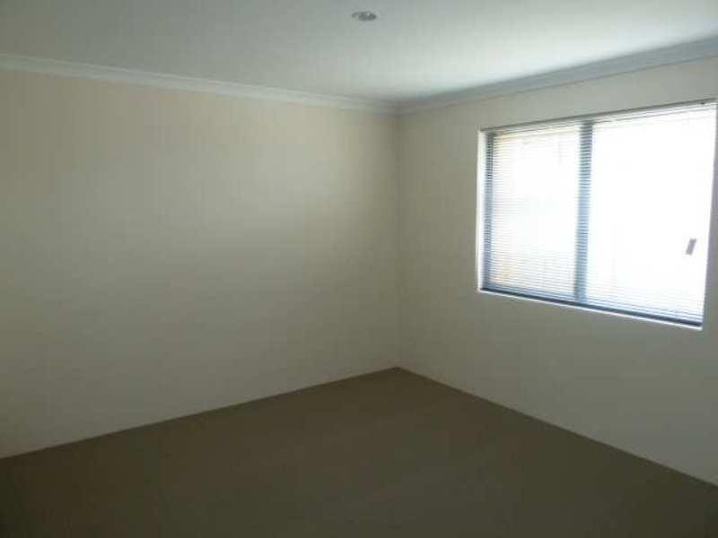 10 St Pierre Loop, Meadow Springs WA 6210