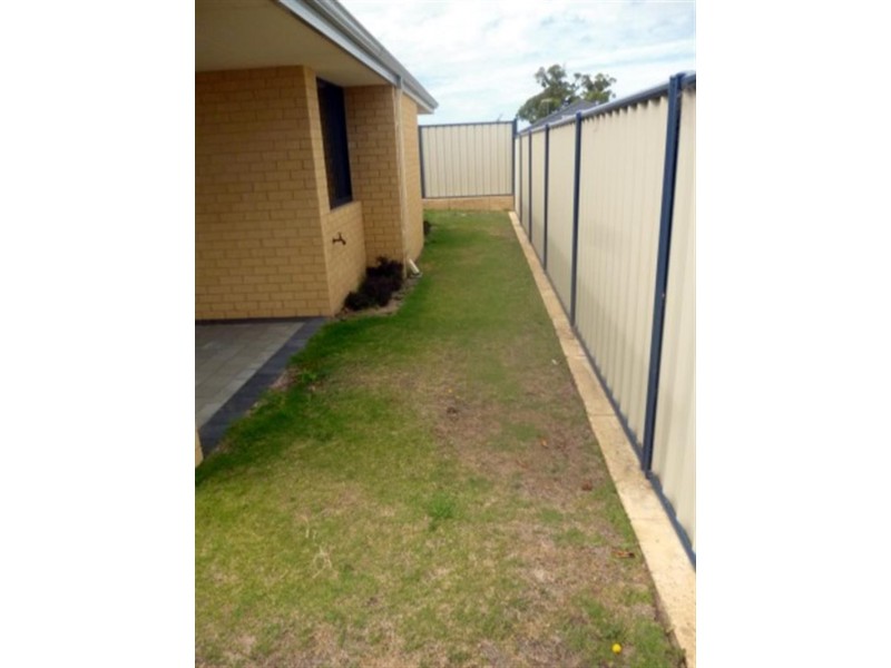 10 St Pierre Loop, Meadow Springs WA 6210