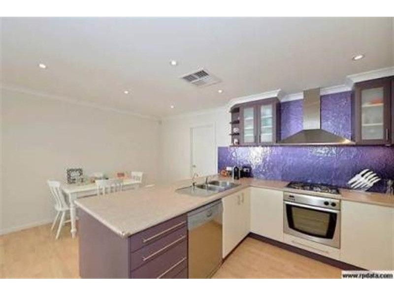 2/13 Toms Ct, Bayswater WA 6053
