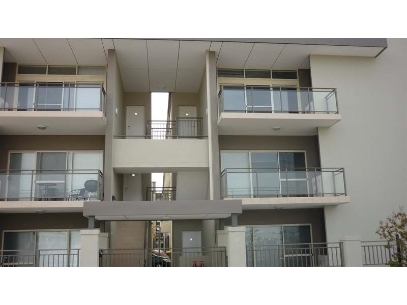 5/2 Villa Pass, Ellenbrook WA 6069