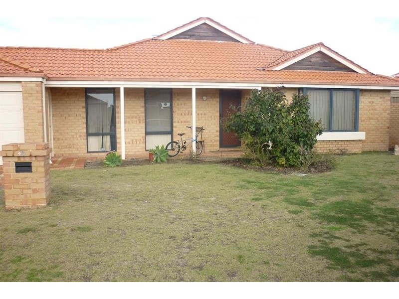 45 Canna Dr, Canning Vale WA 6155