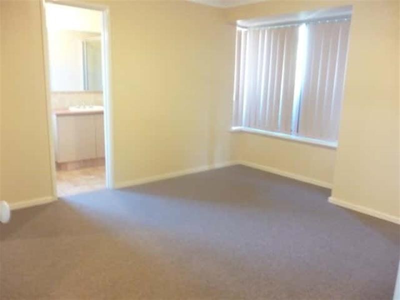 45 Canna Dr, Canning Vale WA 6155