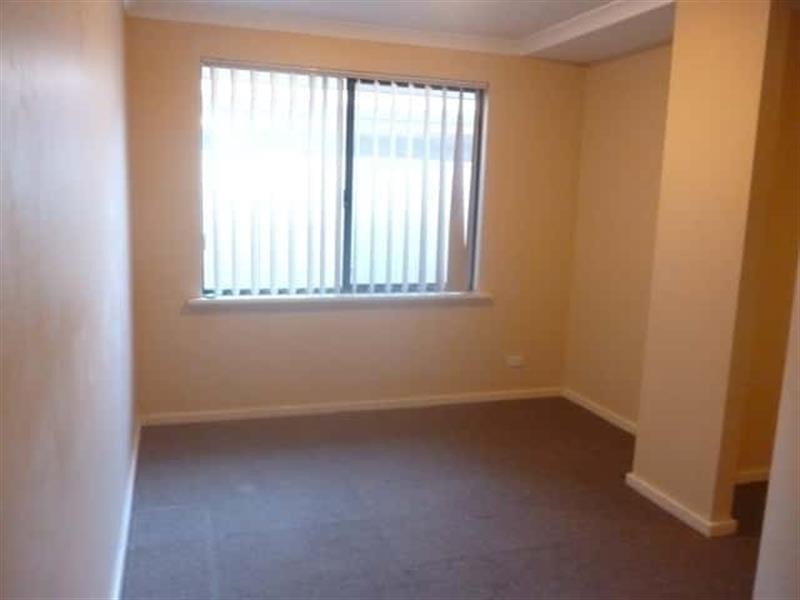 45 Canna Dr, Canning Vale WA 6155