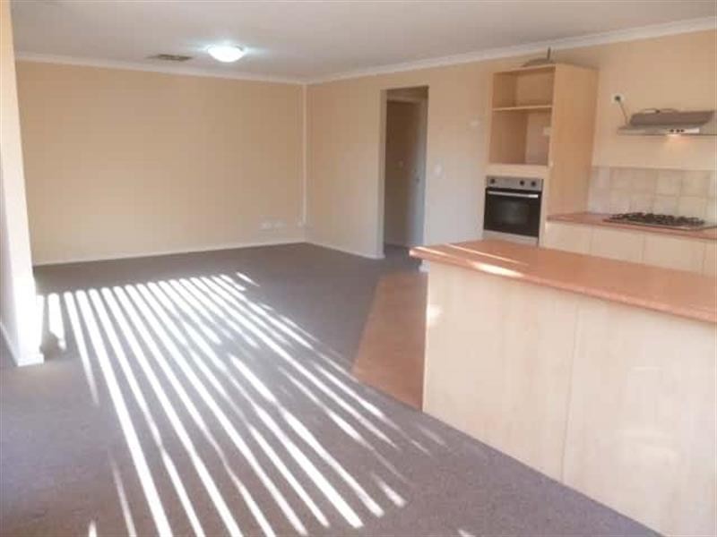 45 Canna Dr, Canning Vale WA 6155