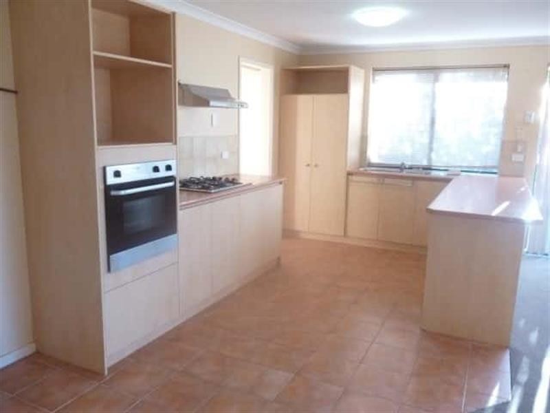 45 Canna Dr, Canning Vale WA 6155