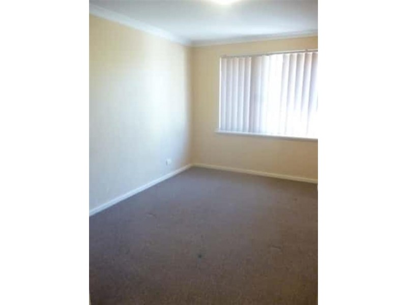 45 Canna Dr, Canning Vale WA 6155