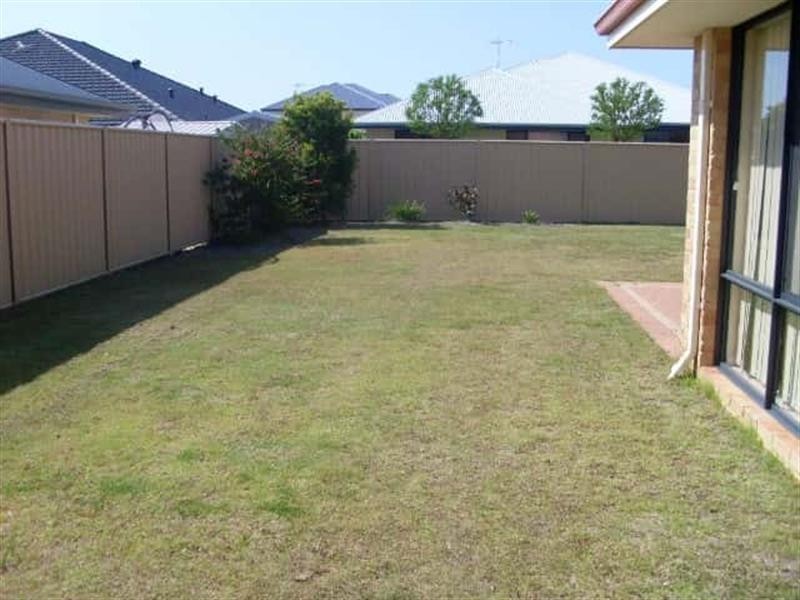 45 Canna Dr, Canning Vale WA 6155