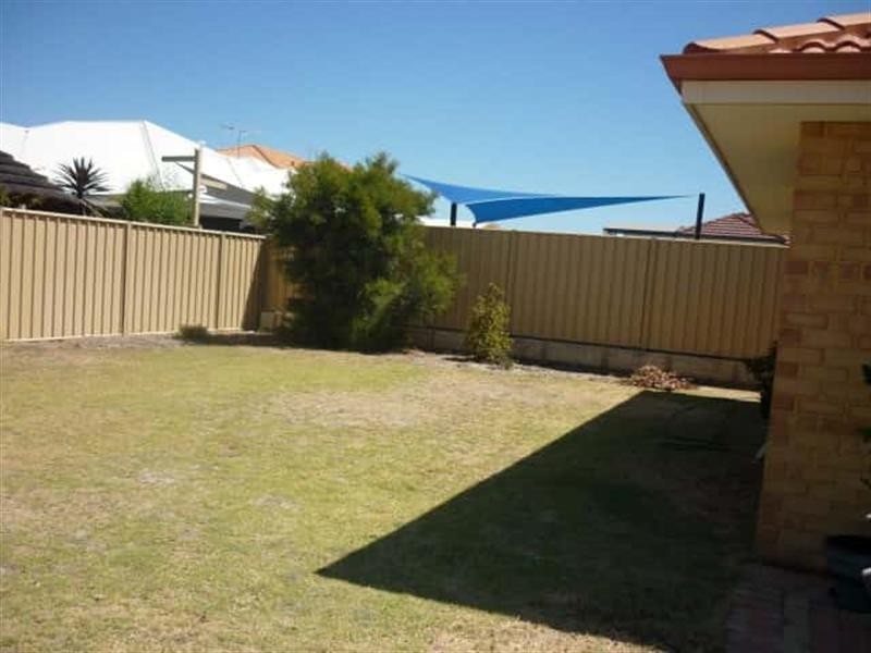 45 Canna Dr, Canning Vale WA 6155