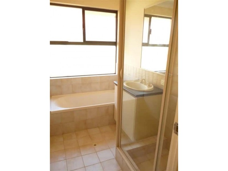 45 Canna Dr, Canning Vale WA 6155