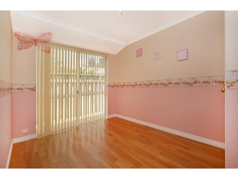 12 Wooloomooloo Rd, Greenmount WA 6056