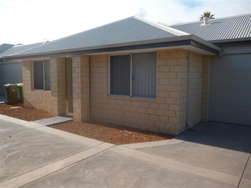 2/20 Smythe St, Rockingham WA 6168