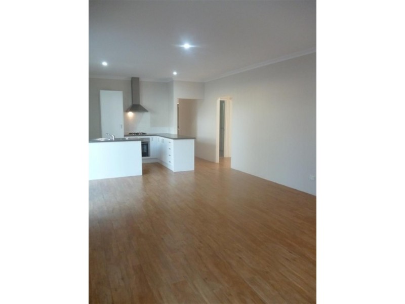 2/20 Smythe St, Rockingham WA 6168