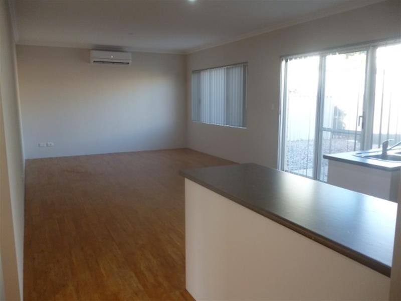 2/20 Smythe St, Rockingham WA 6168