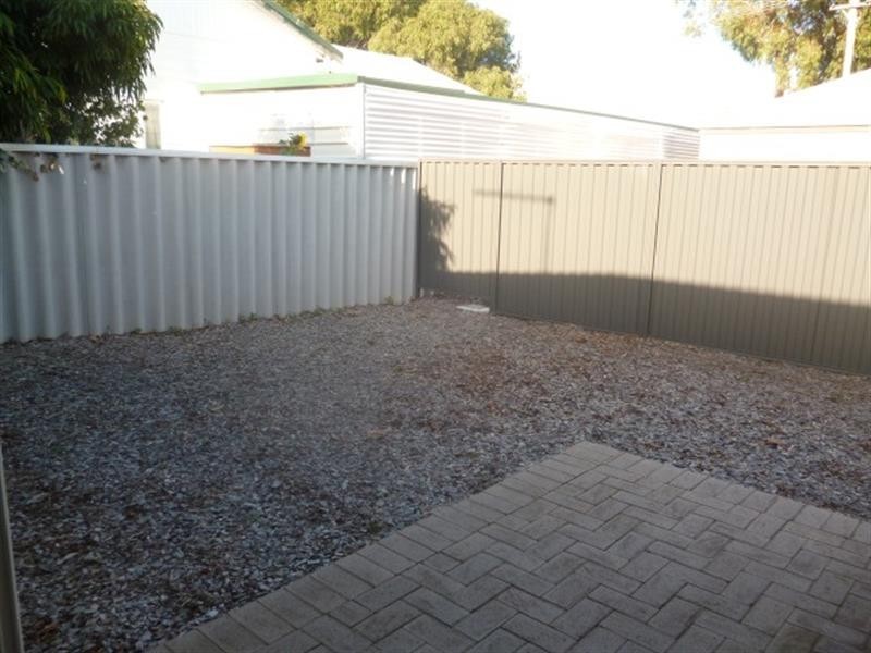 2/20 Smythe St, Rockingham WA 6168