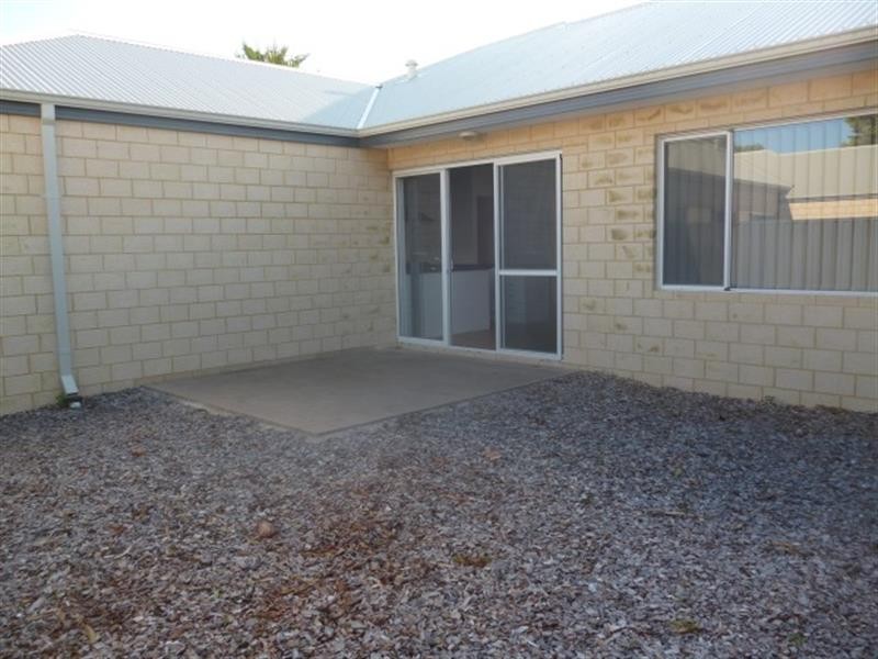 2/20 Smythe St, Rockingham WA 6168