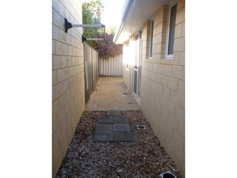 2/20 Smythe St, Rockingham WA 6168