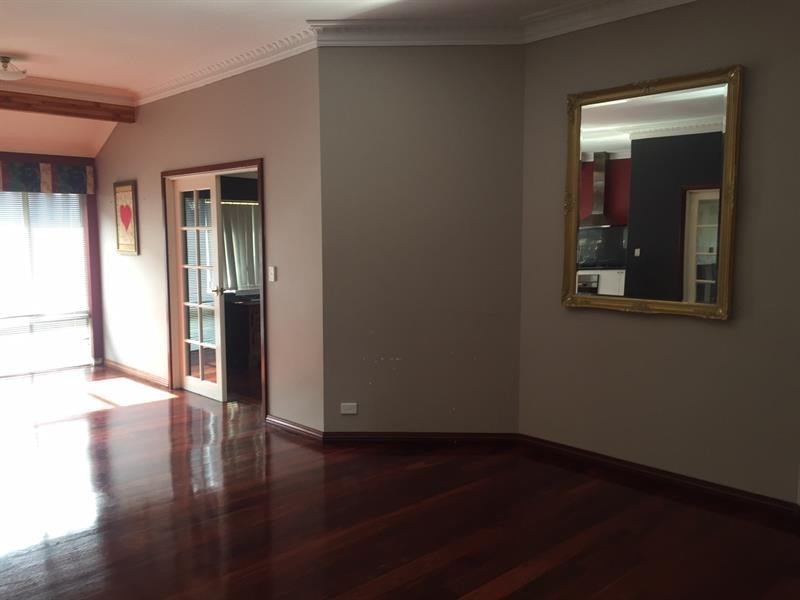 2 Princeton Cir, Alexander Heights WA 6064