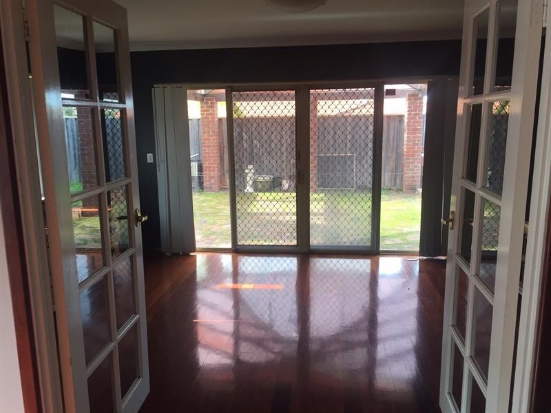 2 Princeton Cir, Alexander Heights WA 6064