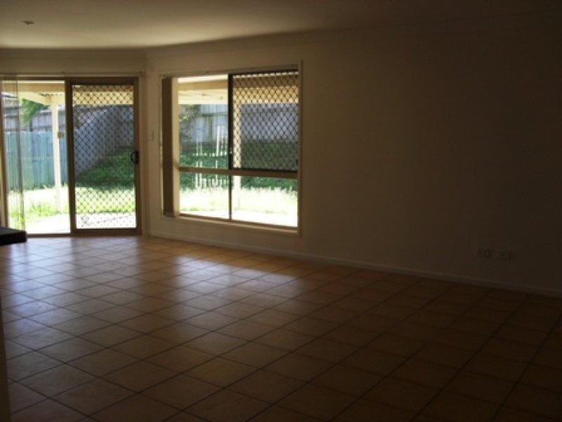 8 Reedmans Rd, Ormeau QLD 4208