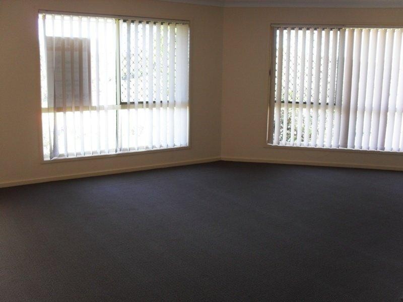 19 Buddy Holly Cl, Parkwood QLD 4214