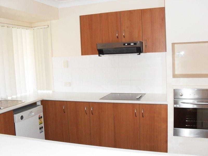 19 Buddy Holly Cl, Parkwood QLD 4214