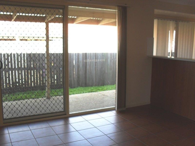 19 Buddy Holly Cl, Parkwood QLD 4214