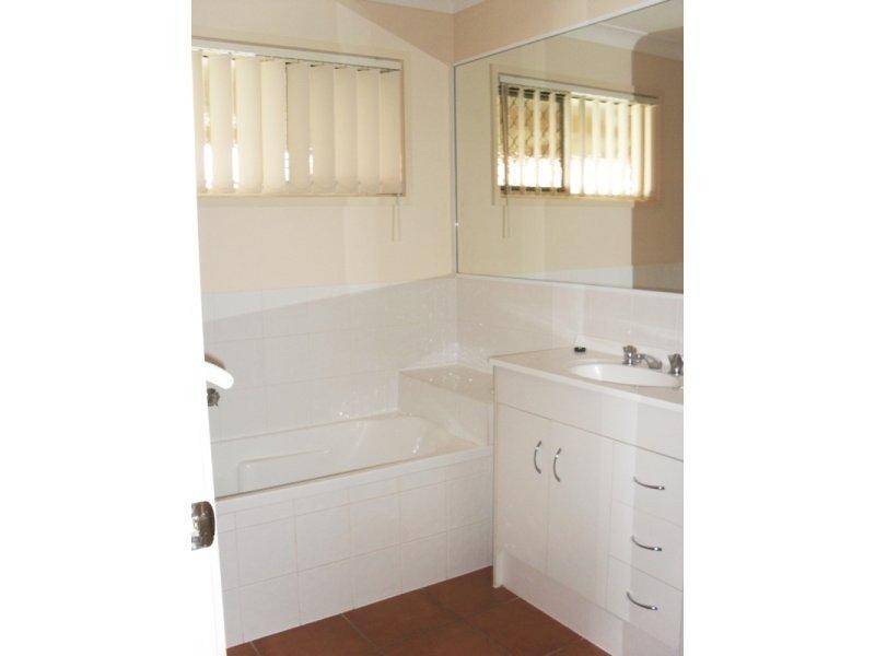 19 Buddy Holly Cl, Parkwood QLD 4214