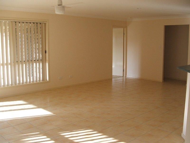 26 Lancelot  Cres, Ormeau QLD 4208