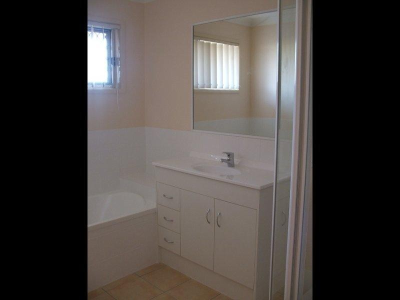 26 Lancelot  Cres, Ormeau QLD 4208