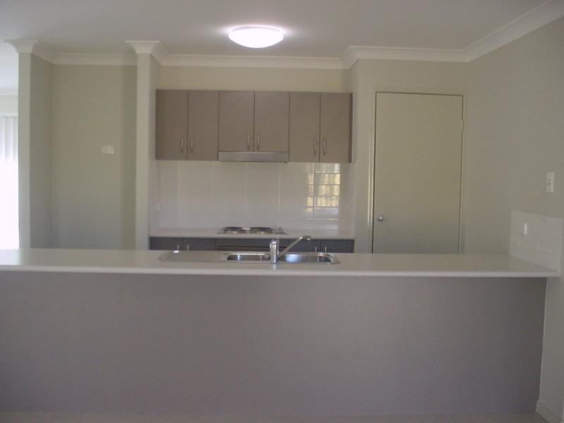 14 King Edward Drive St, Warner QLD 4500