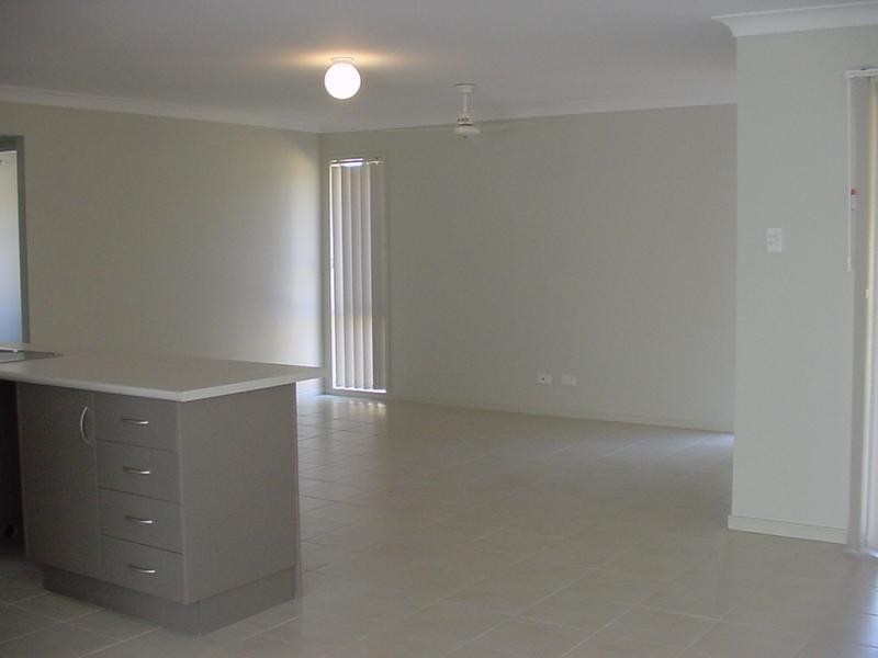 14 King Edward Drive St, Warner QLD 4500