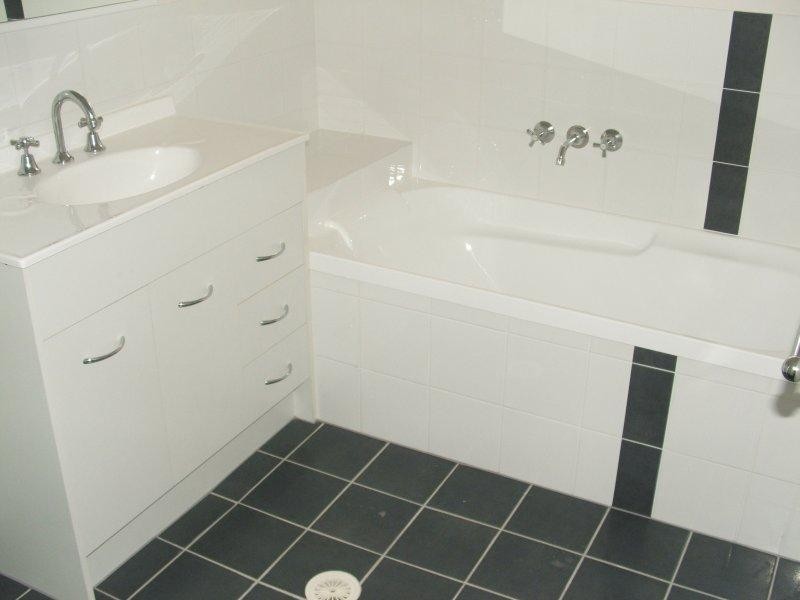 81 Lake Manchester Street St, Logan Reserve QLD 4133