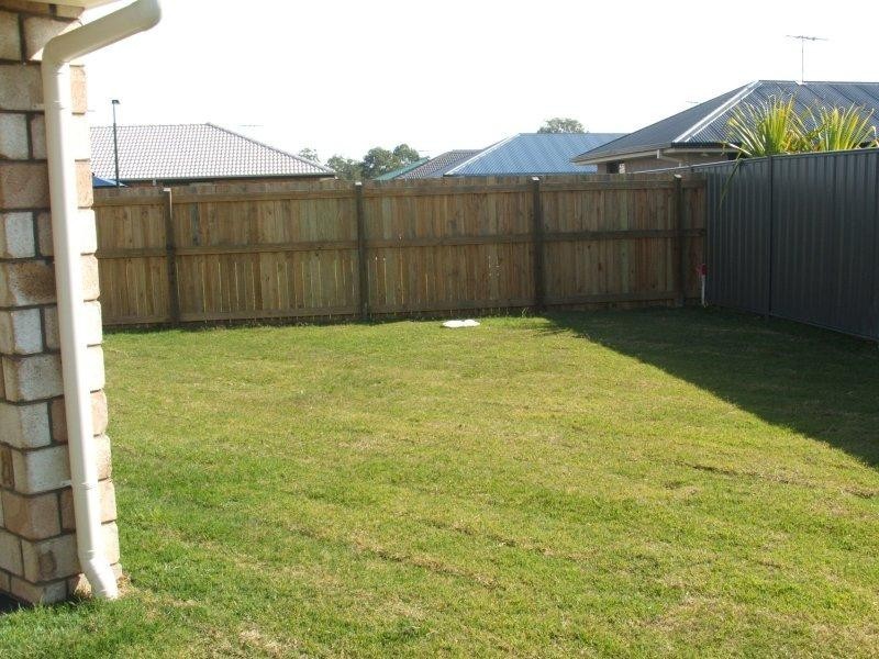 81 Lake Manchester Street St, Logan Reserve QLD 4133