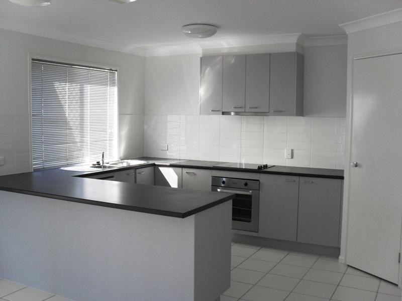 12 Wellers St, Pacific Pines QLD 4211