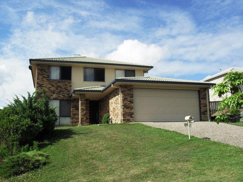 8 Wellers St, Pacific Pines QLD 4211