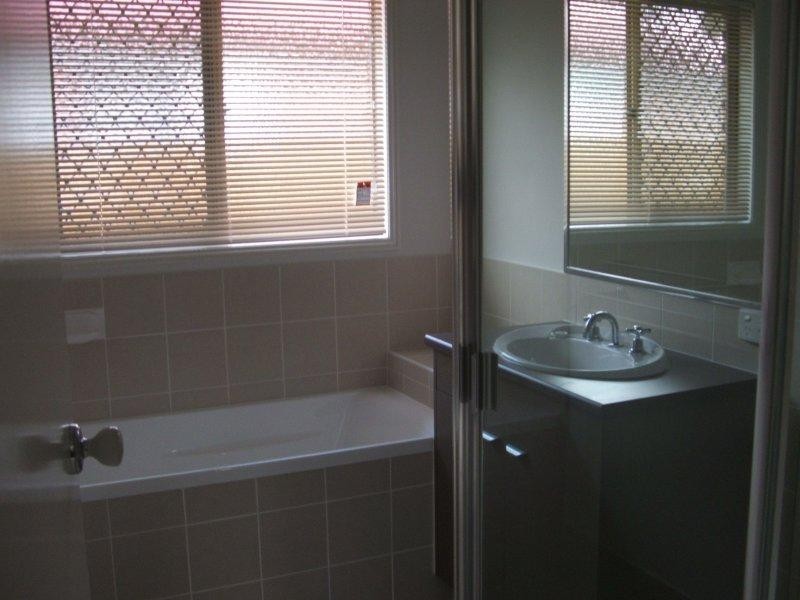 45 Lake Borumba  St, Logan Reserve QLD 4133