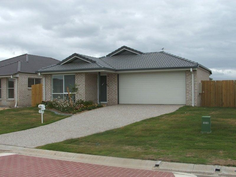 39 Lake Borumba  St, Logan Reserve QLD 4133