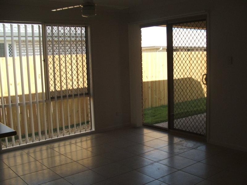 39 Lake Borumba  St, Logan Reserve QLD 4133