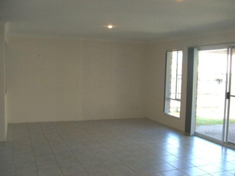 7 Grevillea  Pl, Bridgeman Downs QLD 4035