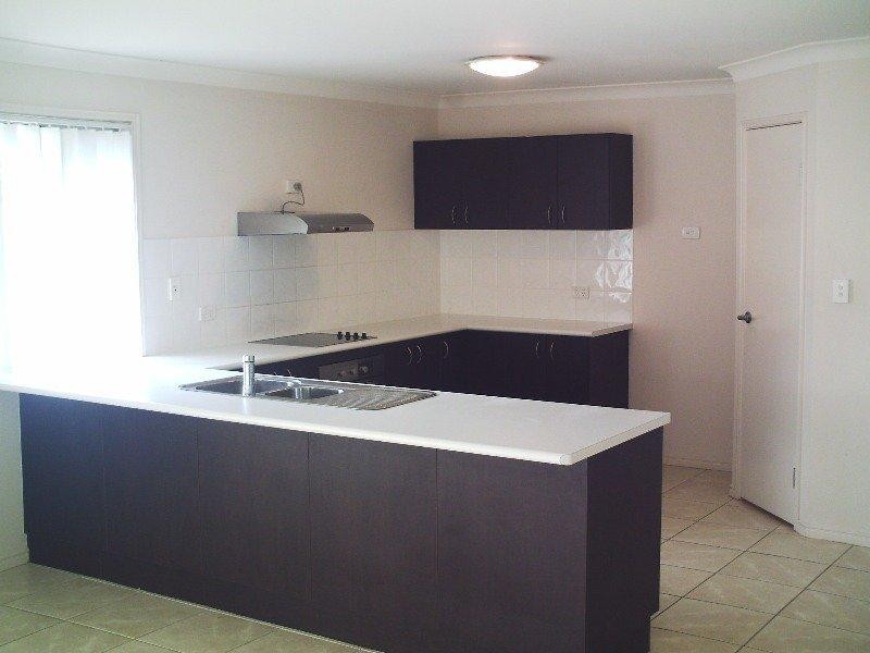 8 Highfields Court Ct, Loganlea QLD 4131