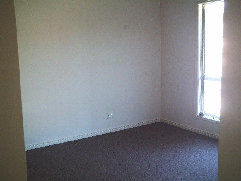 8 Highfields Court Ct, Loganlea QLD 4131