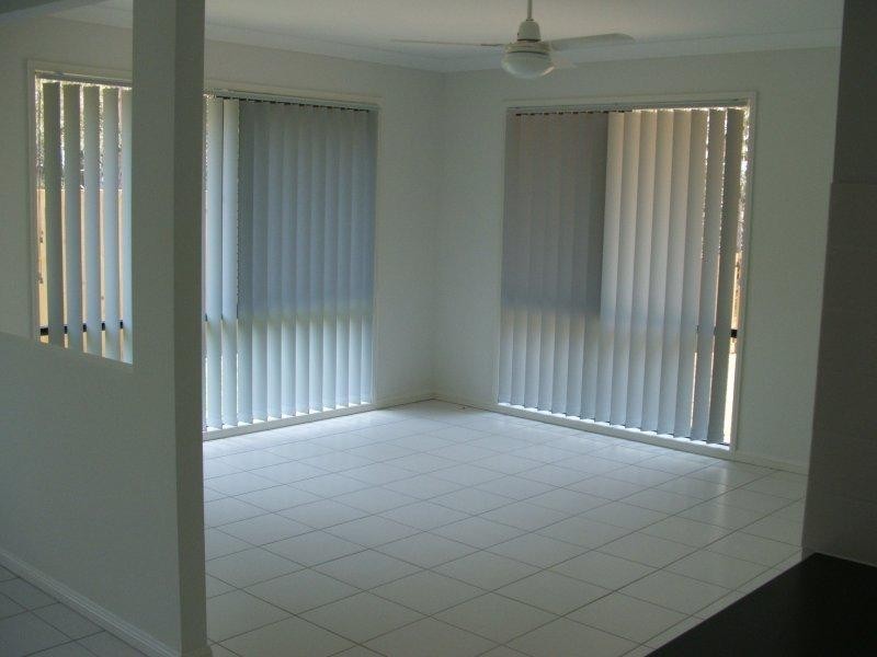 56 Salubris Pl, Moggill QLD 4070