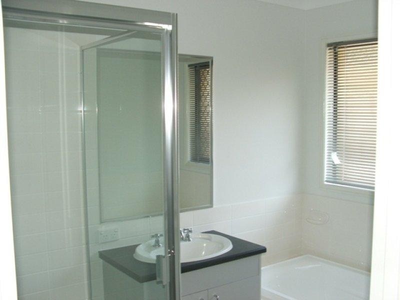 56 Salubris Pl, Moggill QLD 4070