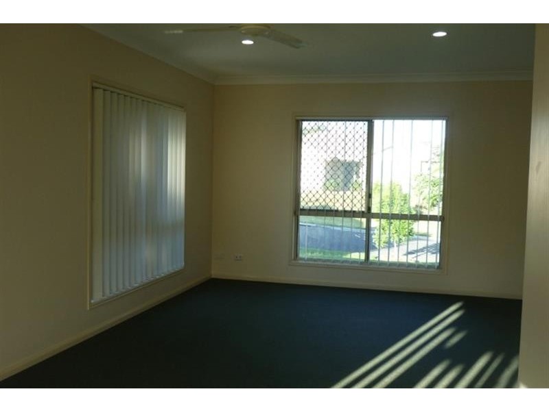 9 Brodie  Ct, Hillcrest QLD 4118