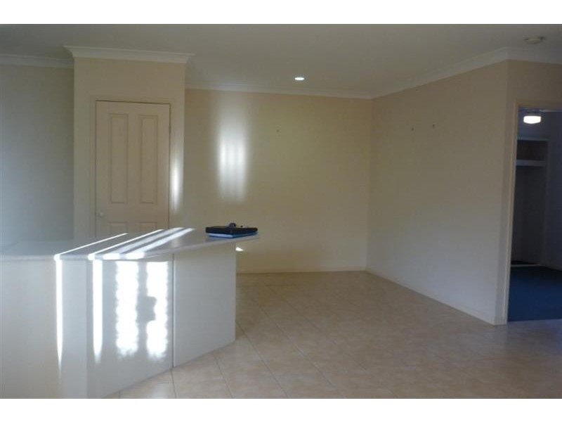 9 Brodie  Ct, Hillcrest QLD 4118