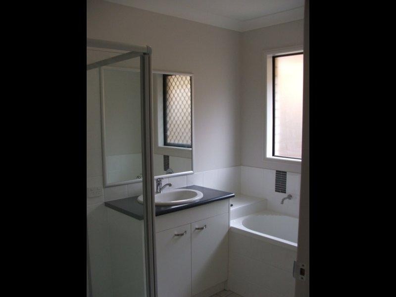 8 Granola  Cl, Warner QLD 4500