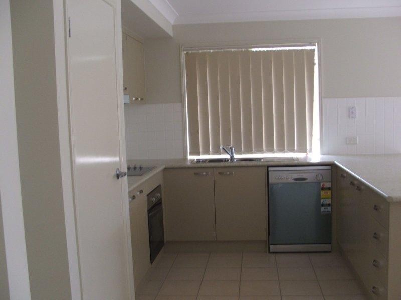 4 Brodie Ct, Hillcrest QLD 4118