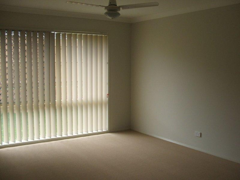 4 Brodie Ct, Hillcrest QLD 4118