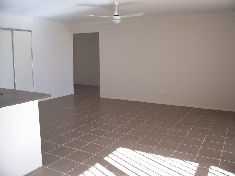 21 Bottlebrush  St, Heathwood QLD 4110